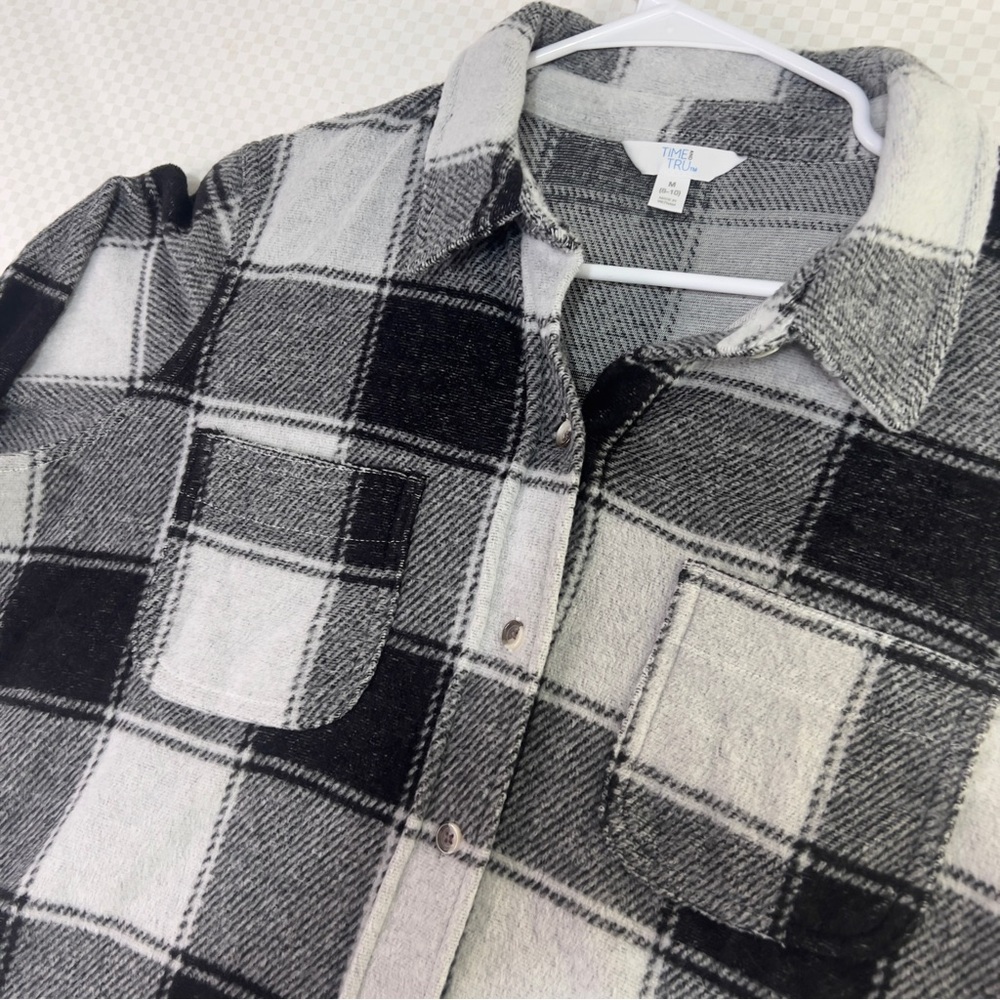 Time & Tru Women's Flannel Black/White SHIRT JACKET Size MED‎ 8-10 Pre-Owned